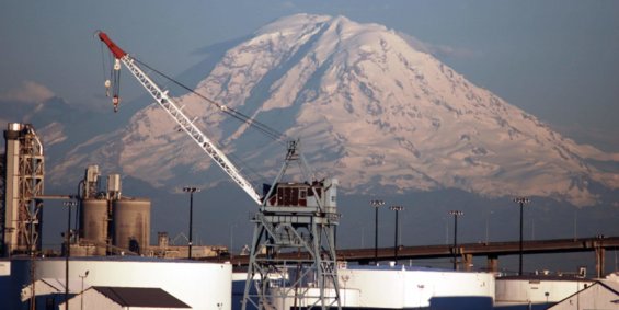 Image of the port of Tacoma with Mt. Rainier in the background
